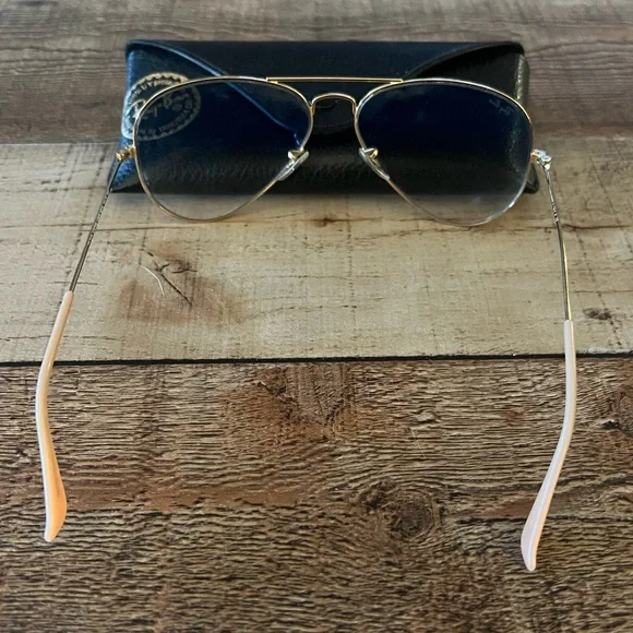 Ray-Ban aviators! - Picture 2 of 3